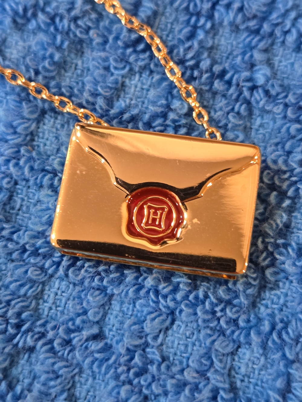 HARRY POTTER Hogwarts Is My Home-Gold Envelope Pendant Necklace with Red Seal